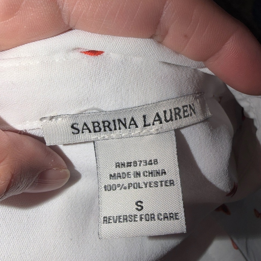 Sabrina Lauren Button front tie waist sunglass printed top size small - Picture 6 of 6